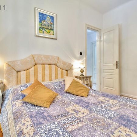 Boutique Apartman Villa Mediteran ポレッチ エクステリア 写真