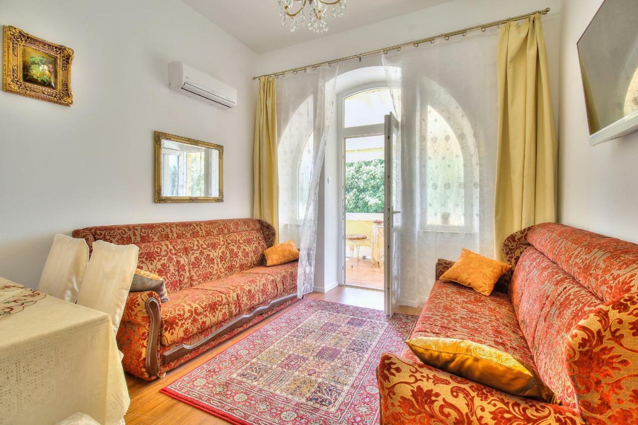 Boutique Apartman Villa Mediteran ポレッチ エクステリア 写真