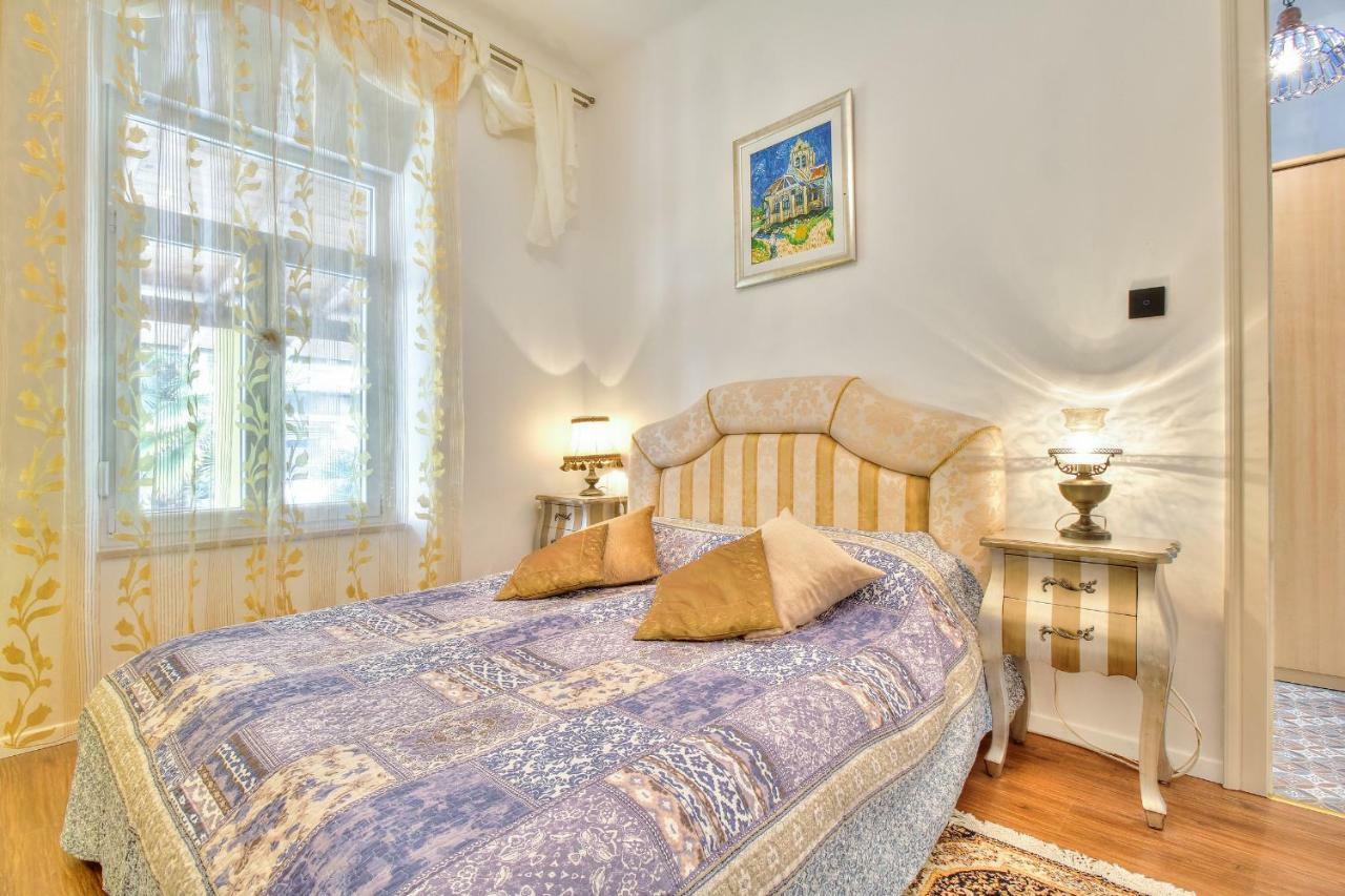 Boutique Apartman Villa Mediteran ポレッチ エクステリア 写真