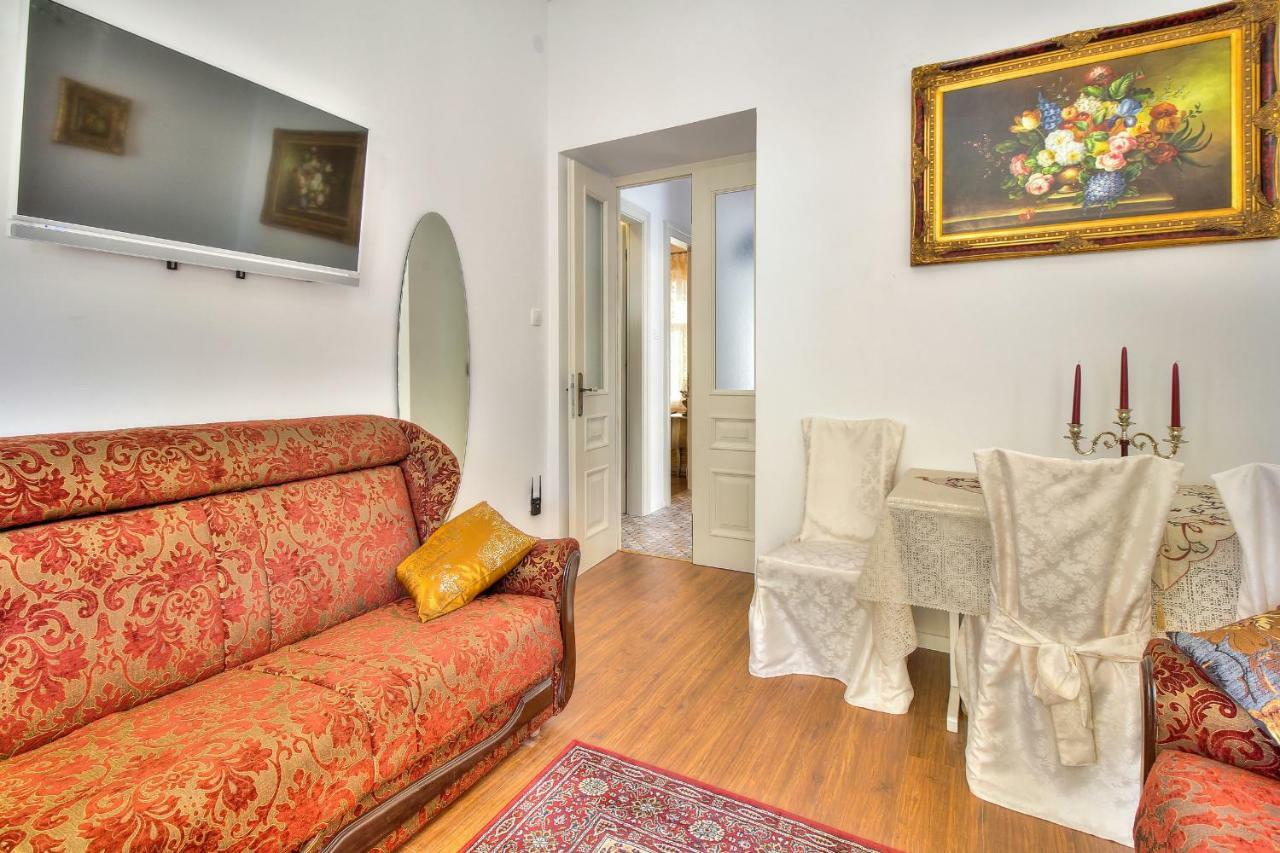 Boutique Apartman Villa Mediteran ポレッチ エクステリア 写真