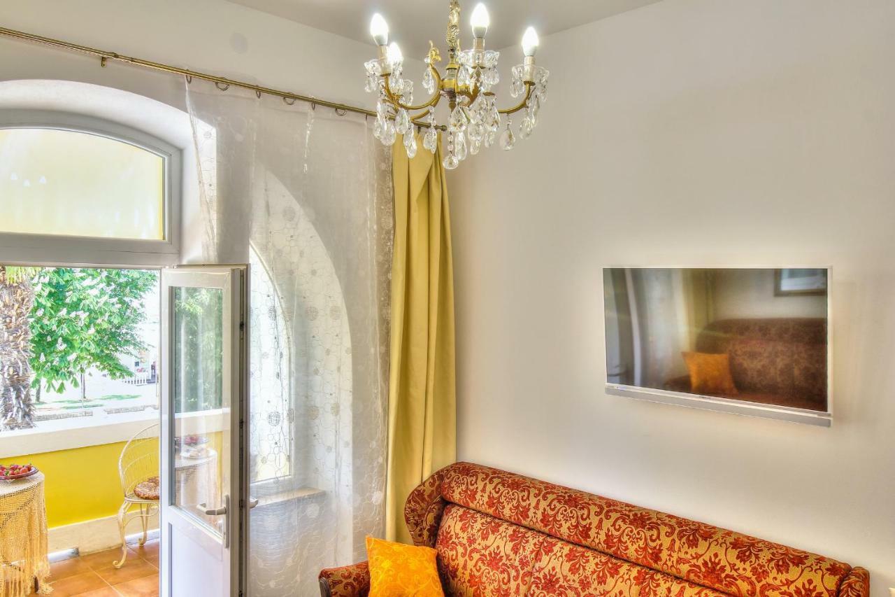 Boutique Apartman Villa Mediteran ポレッチ エクステリア 写真