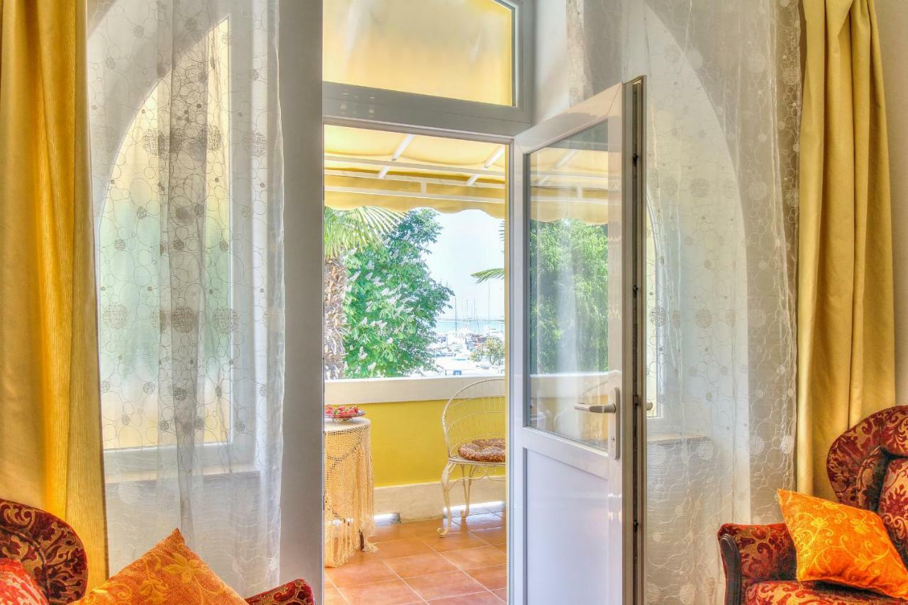 Boutique Apartman Villa Mediteran ポレッチ エクステリア 写真